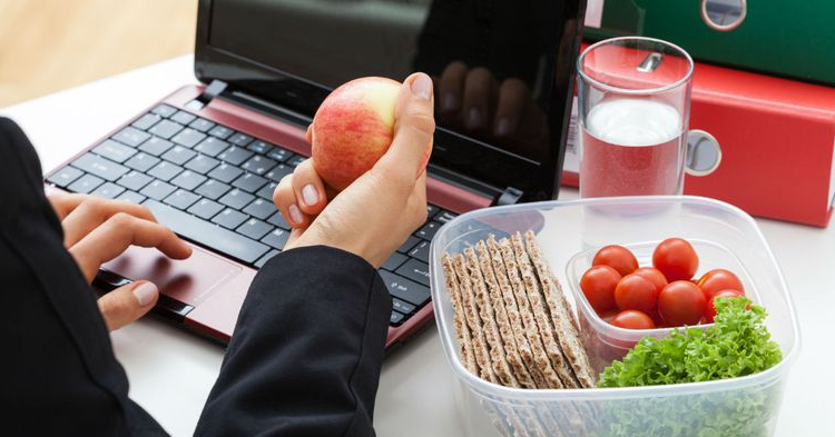 ¿Qué alimentos evitar en las viandas de verano?